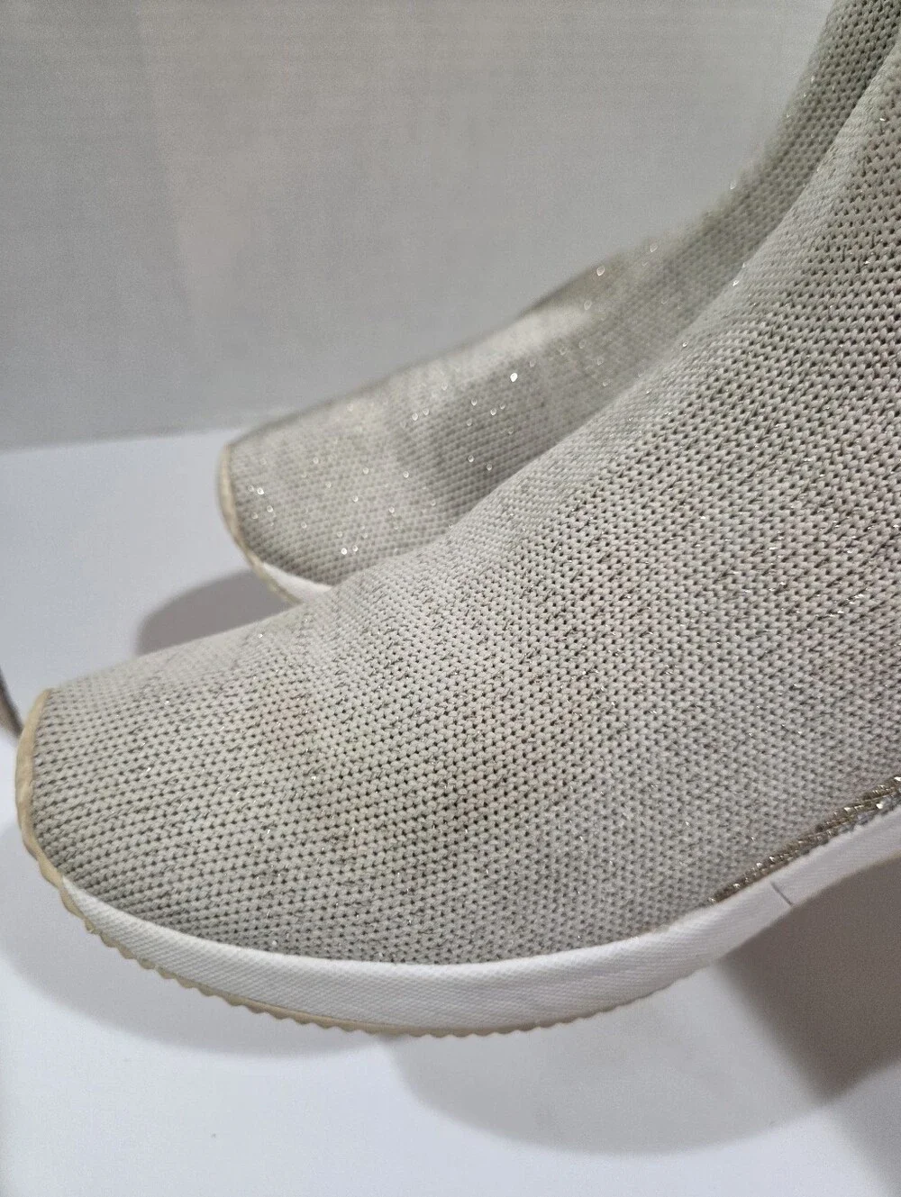 Michael Kors Cream Knit Slip-On Sneaker Boot with Gold Heel Size 8.